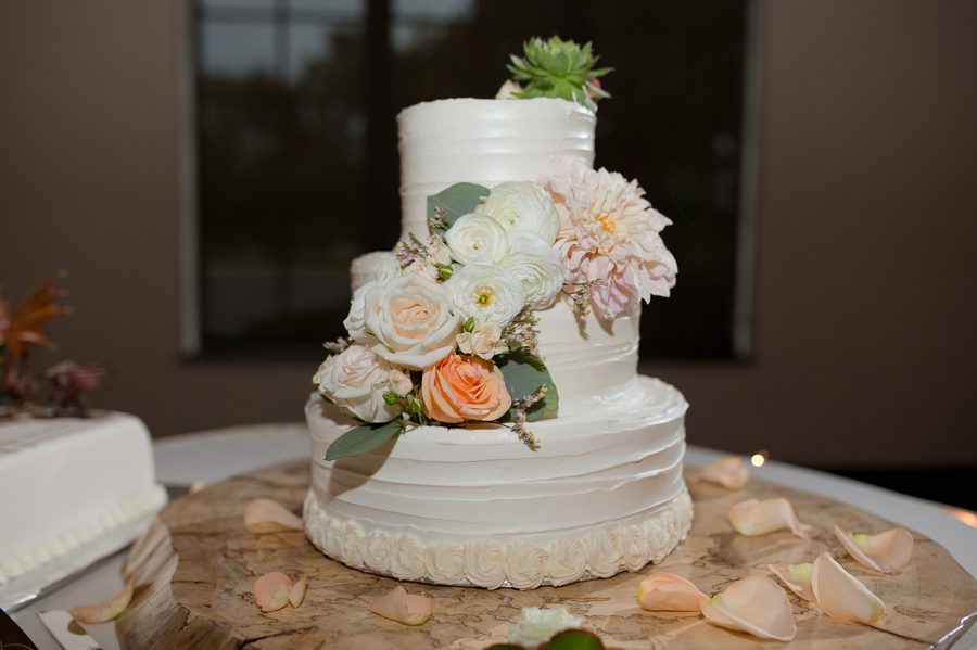 wedding cake at la scala dublin ohio