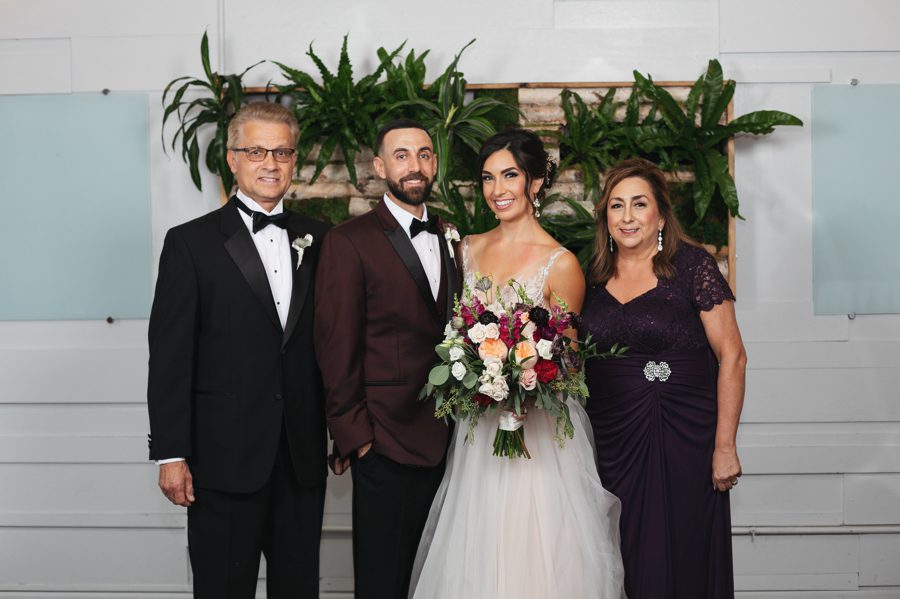 brides family photo